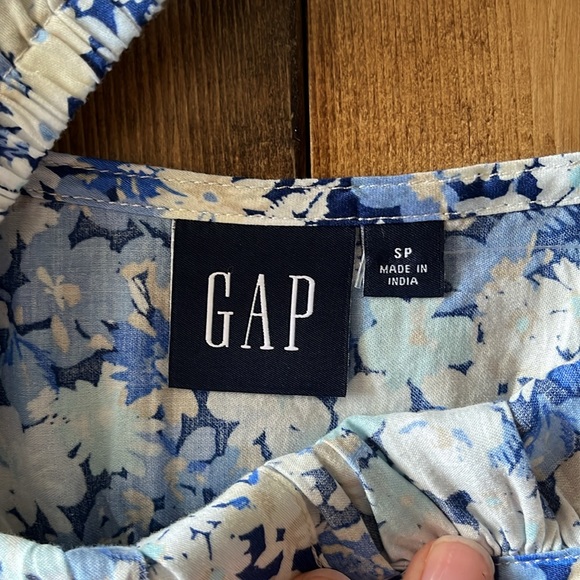 Ruffle Sleeve Blouse - Picture 3 of 4